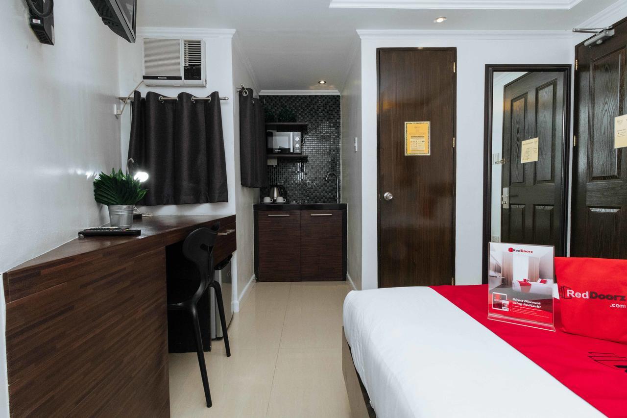 Reddoorz Plus @ Poblacion Makati Makati City Exterior photo