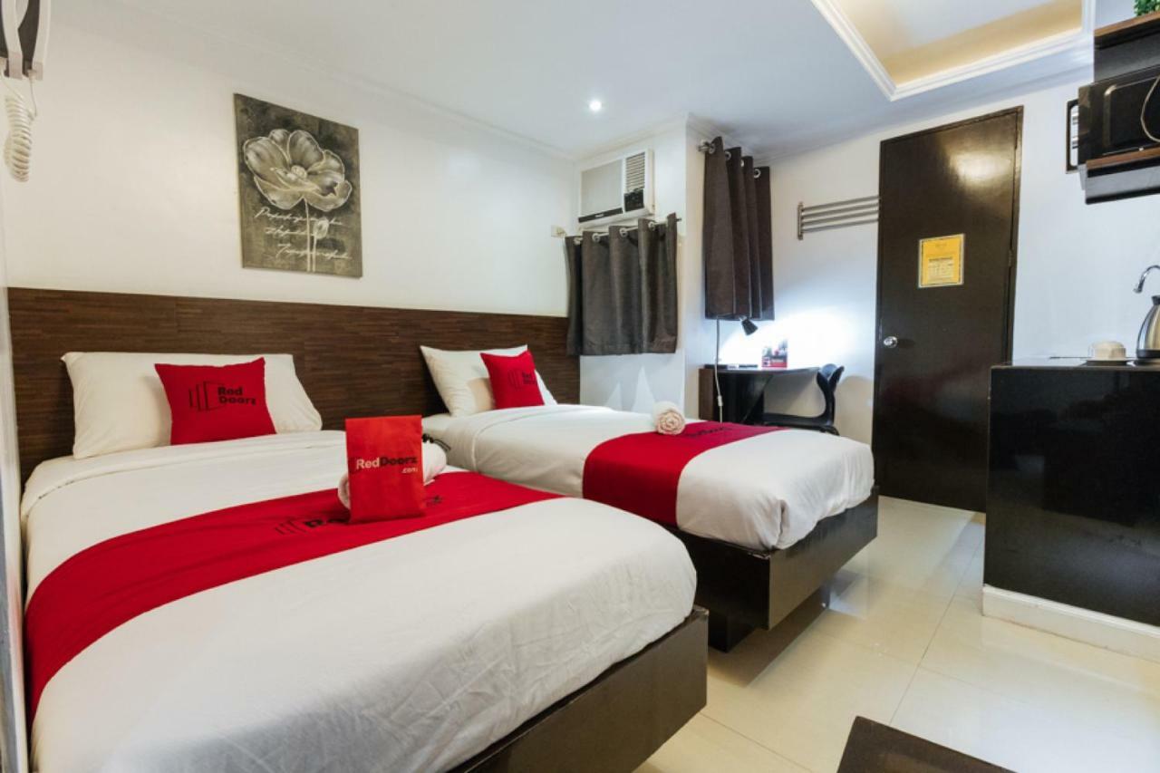 Reddoorz Plus @ Poblacion Makati Makati City Exterior photo