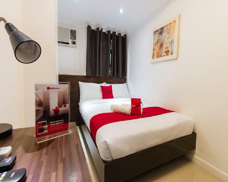 Reddoorz Plus @ Poblacion Makati Makati City Exterior photo