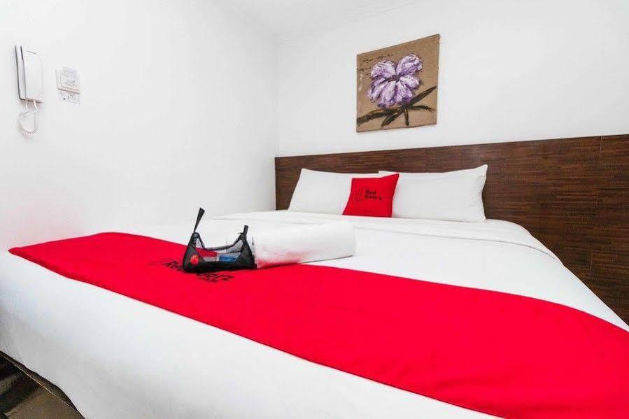 Reddoorz Plus @ Poblacion Makati Makati City Exterior photo